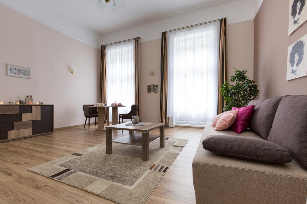 Bpm: Dob70 Classic Apartment In Downtown Budapest Rom bilde