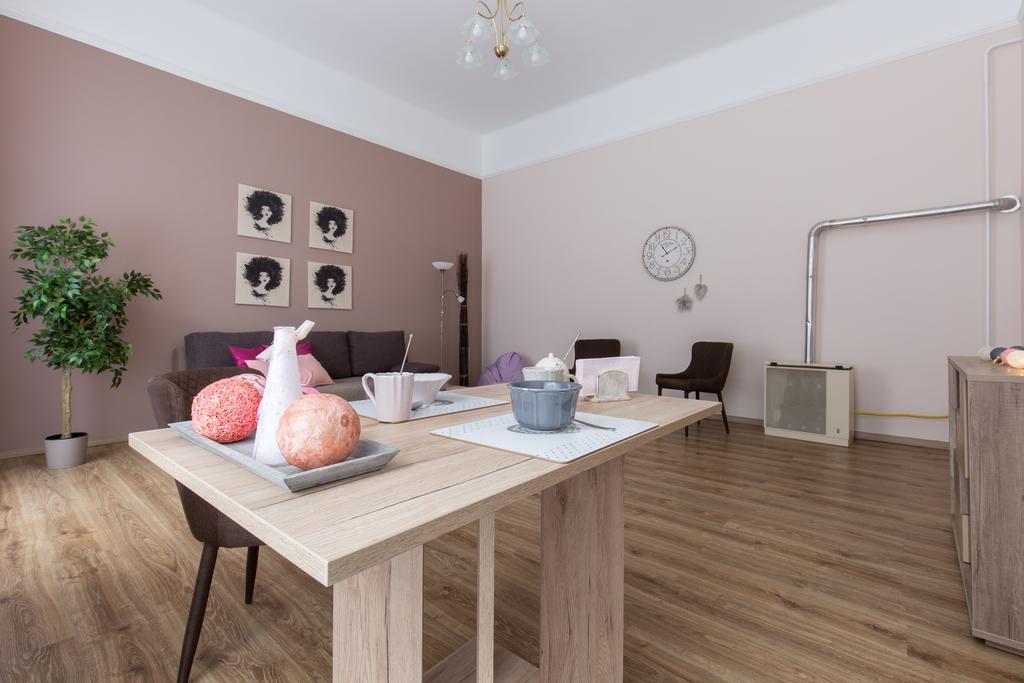 Bpm: Dob70 Classic Apartment In Downtown Budapest Rom bilde