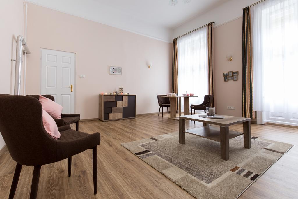 Bpm: Dob70 Classic Apartment In Downtown Budapest Rom bilde