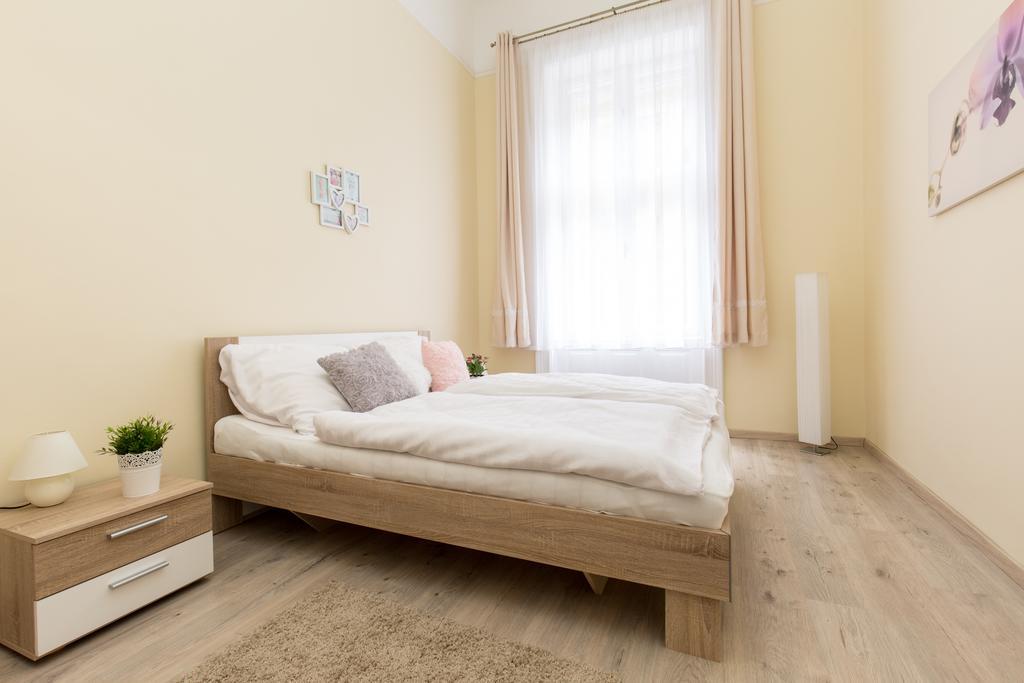 Bpm: Dob70 Classic Apartment In Downtown Budapest Rom bilde