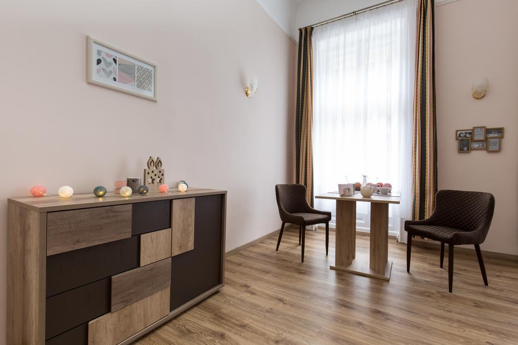 Bpm: Dob70 Classic Apartment In Downtown Budapest Rom bilde